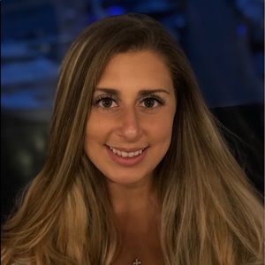 Meet your Posher, Stephanie